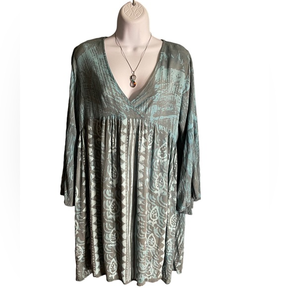 Sacred Threads Blouse.   ONESIZE.   BL/RD13.   222427 - Picture 1 of 5